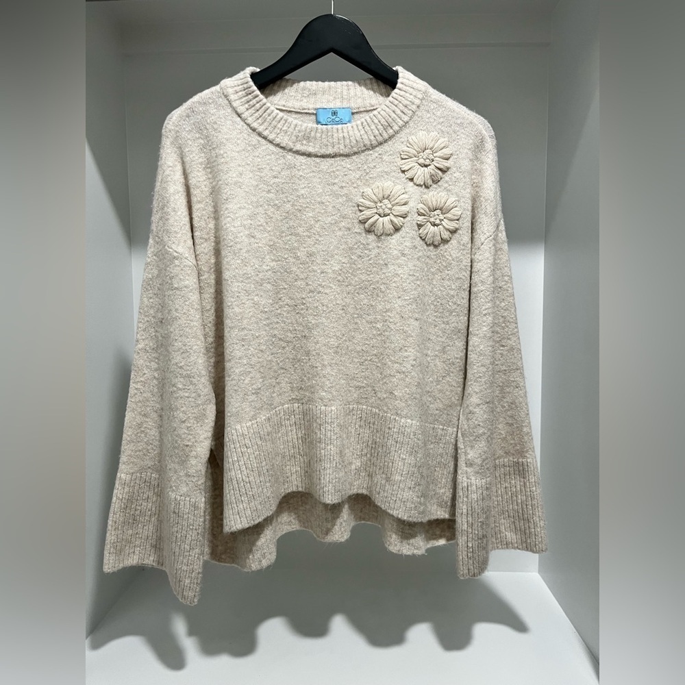 CeCe Cream Sweater with Floral Accents oversized split high low hem medium